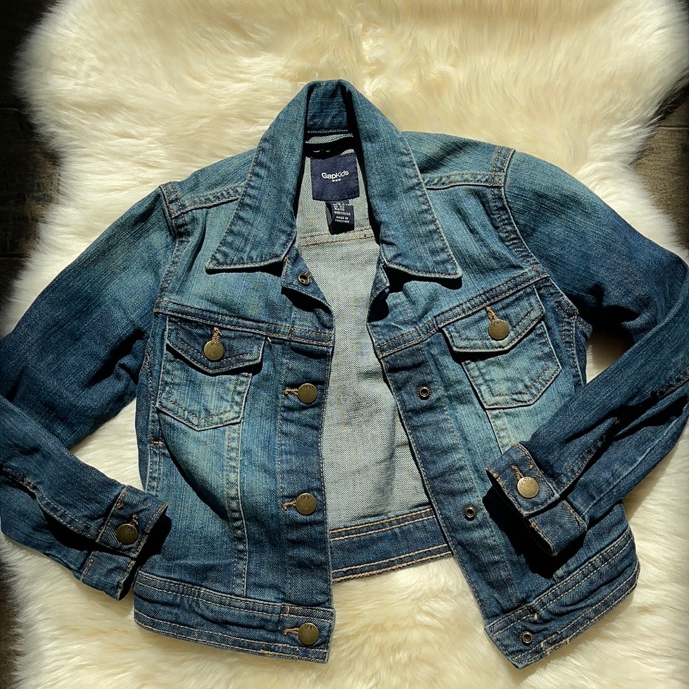Girls GAP Kids denim jean jacket XS 4 to 5 years
